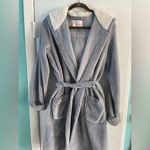 Victoria's Secret Plush Hooded Gray Robe